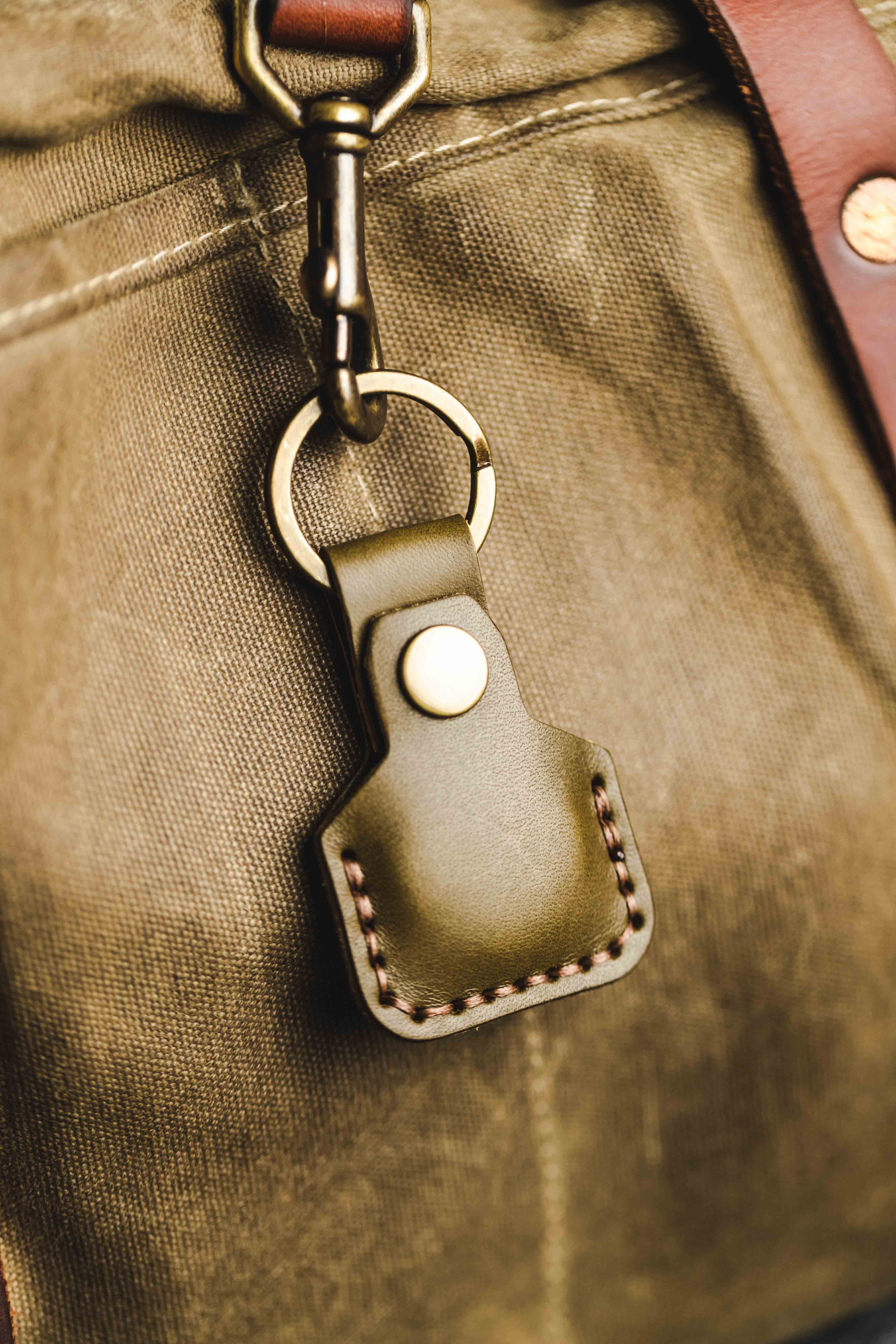 Apple AirTag Keychain